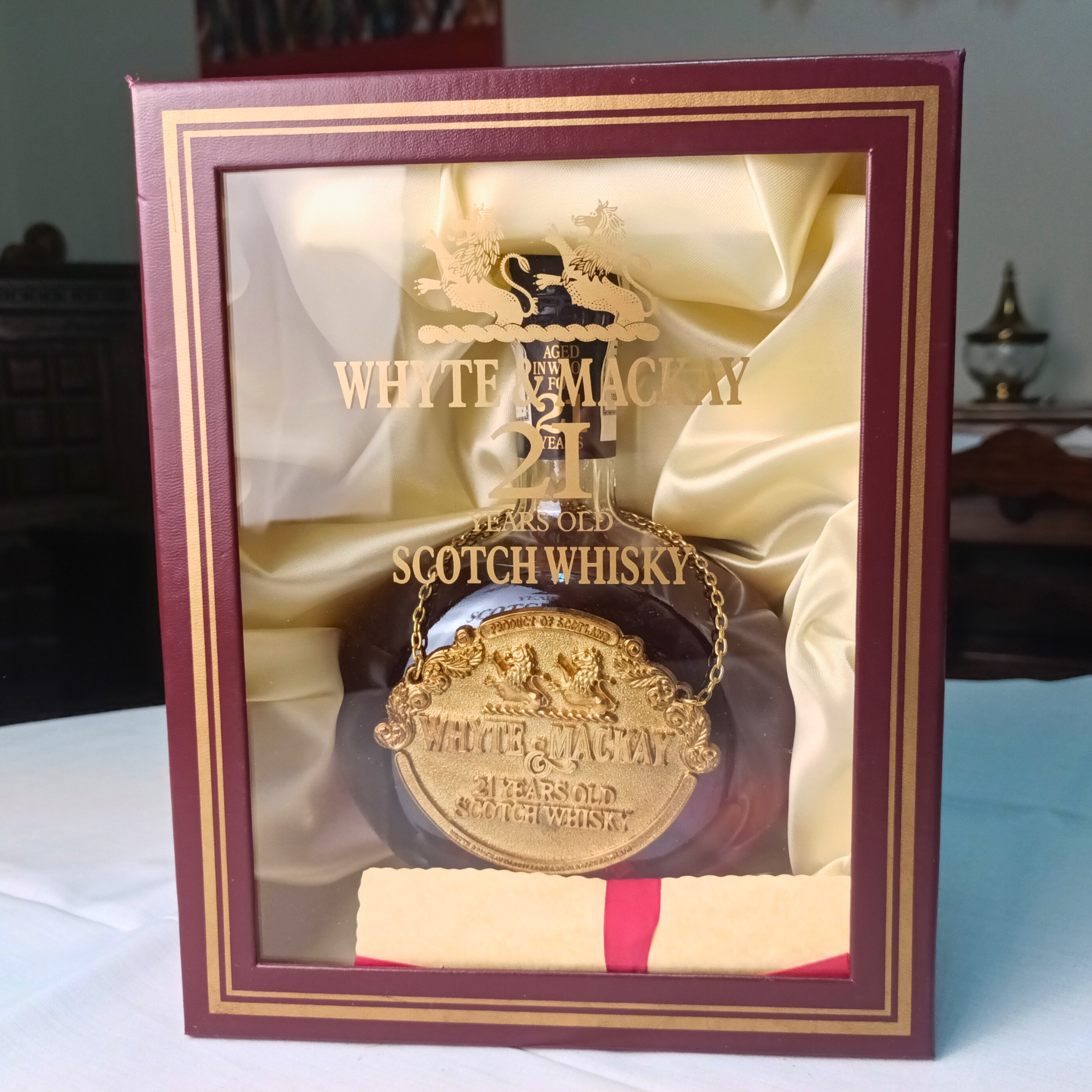 Whisky Whyte & Mackay Gold Medallion 21 Years - Garrafas de Whisky